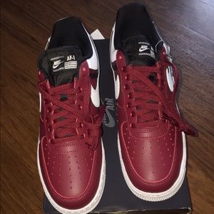 Burgundy Air Force 1 (sz 8.5)